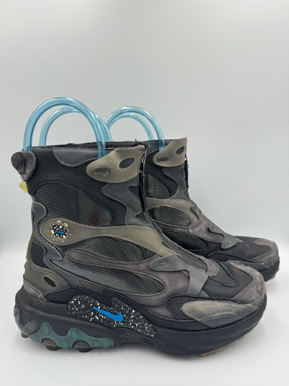 Nike React Undercover Boot, Black, comes with air tube to fill up air bubbles
